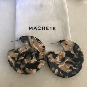 Machete earrings in abalone